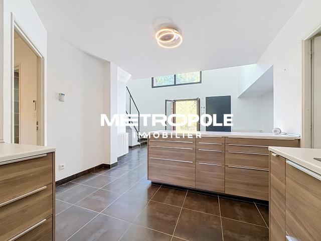 Duplex 4 pièces de 98 m2 avec terrasses et stationnements privatifs