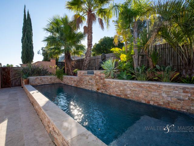 DUPLEX 5 pièce s 144 m2 piscine privée 83260 la CRAU