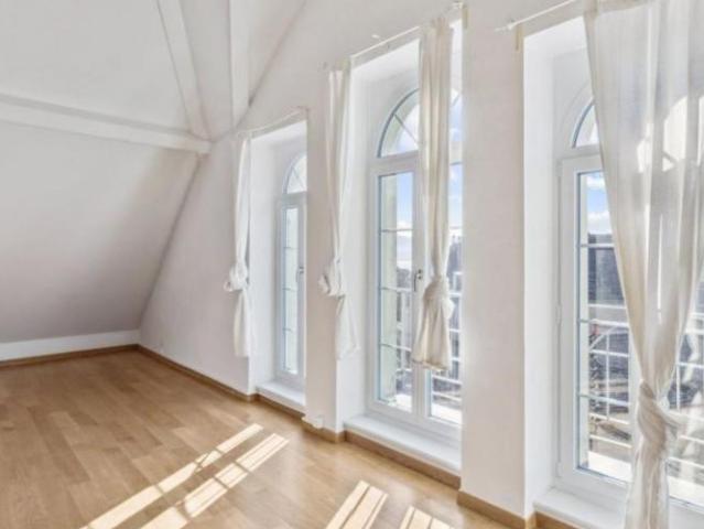 Wunderschöne 6 Zimmer Maisonettewohnung im Herzen des Ortes Aubonne