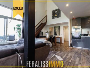 Duplex 90m2, terrasse, cave et box voiture