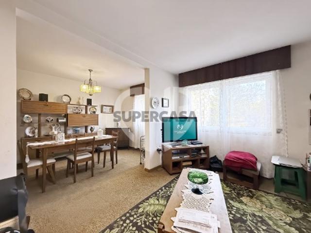 Duplex com cerca de 170 m² | 4 Quartos | Santo António dos Cavaleiros