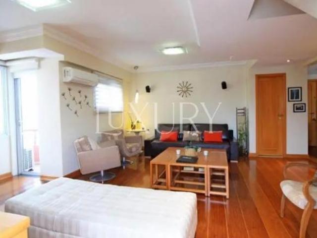 Duplex com 160 m², 4 quartos sendo 4 suítes à venda no bairro Vila Madalena