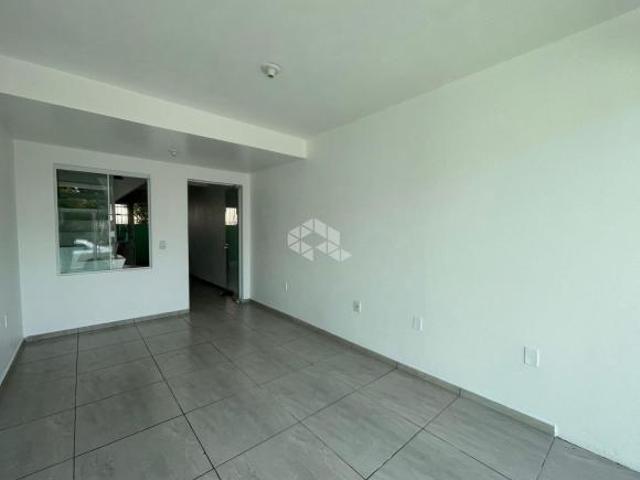 Duplex com 2 dormitórios no bairro Schulz!