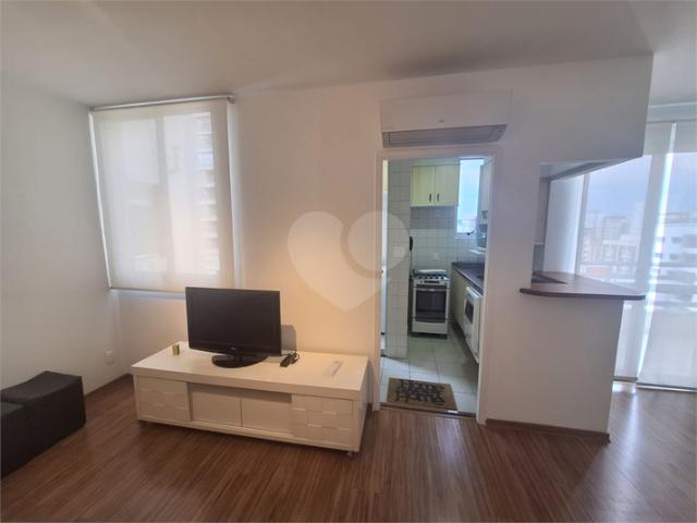 Duplex com 2 quartos para alugar em Moema SP