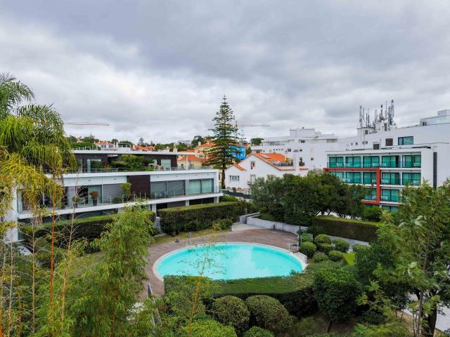 Duplex com 4 quartos numa localização privilegiada no Estori. 290m² Cascais e Estoril