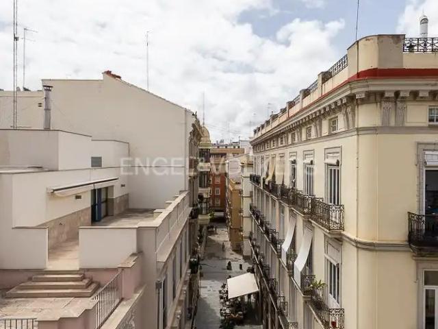 Dúplex con ascensor en alquiler en Ciutat Vella