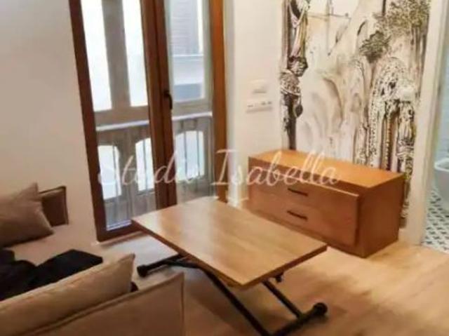 Dúplex con balcón en alquiler en Calle del Comercio