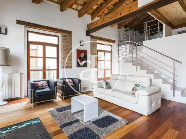 Dúplex con balcón en alquiler en Carrer dels Aluders