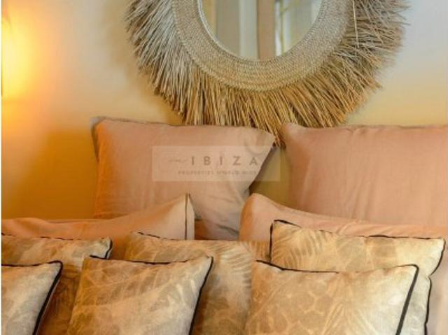 Dúplex con encanto en Dalt Vila y vistas inigualables al mar y a la ciudad de Ibiza