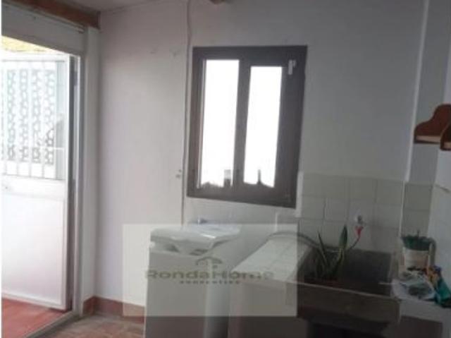 Dúplex con encanto y azotea privada en el casco histórico de Estepona