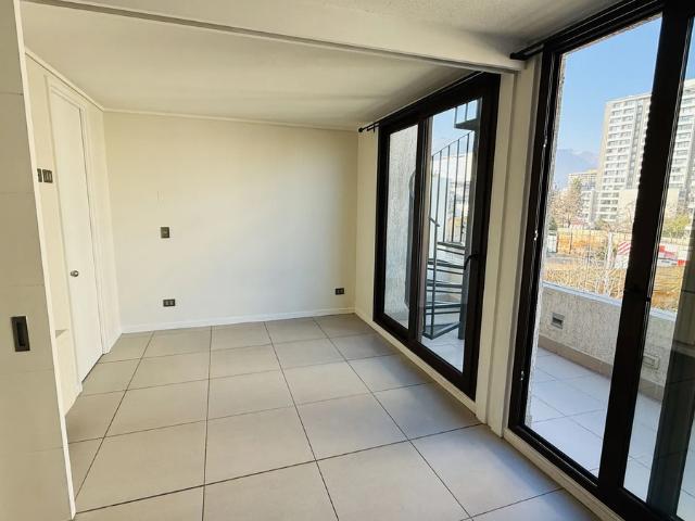 Duplex con quincho y parrila, metro plaza egaña, c. willshaw