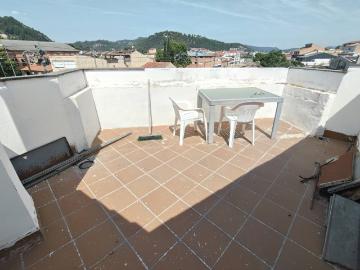 ¡Dúplex con solárium junto a la estación en Sant Vicenç de Castellet!