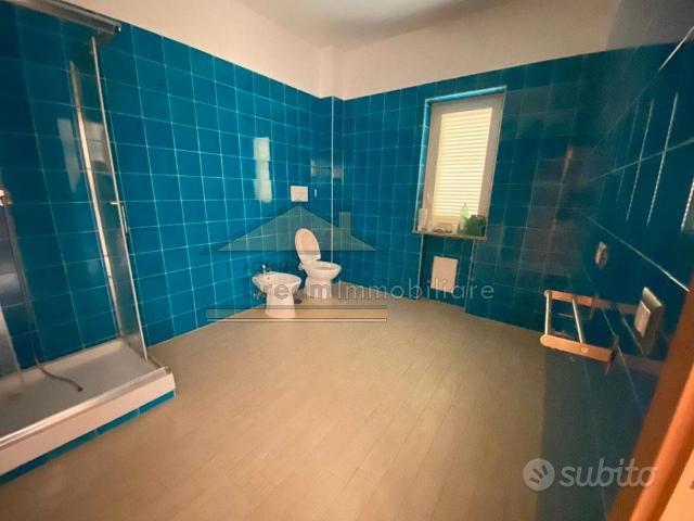 Duplex con terrazzo Via E.Montale