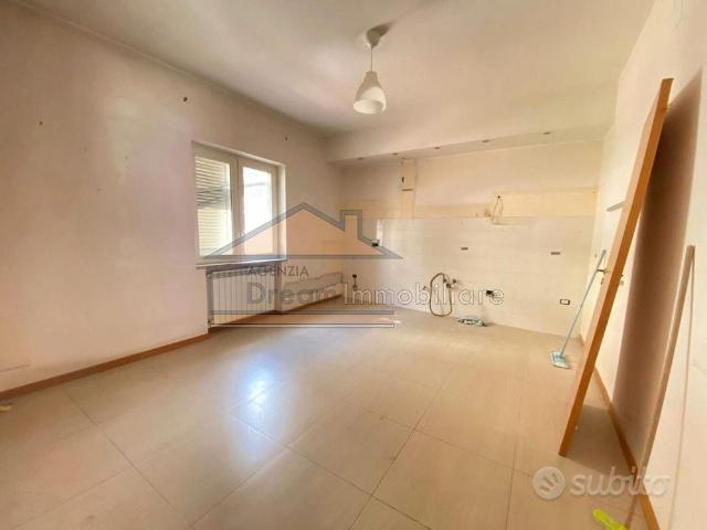Duplex con terrazzo Via E.Montale