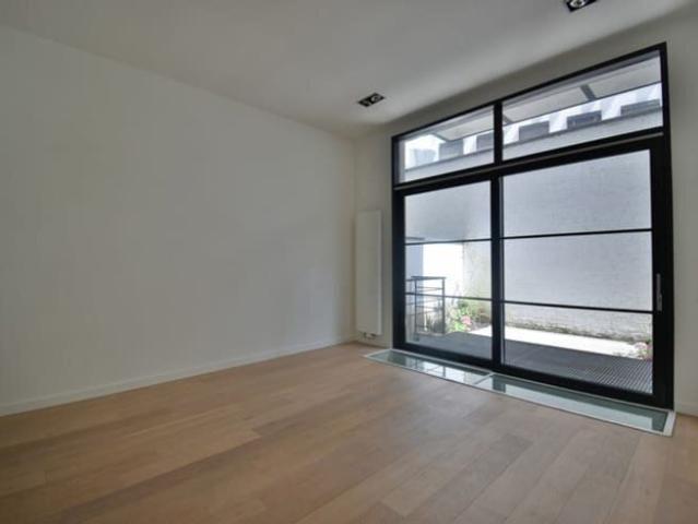 Duplex close to Boulevard Waterloo