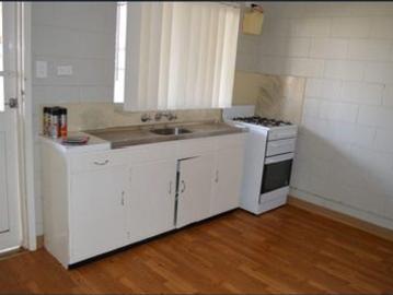 Duplex close to Shops!