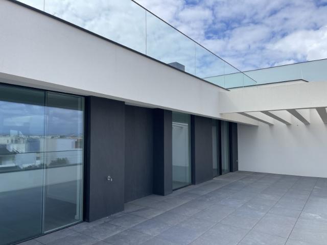 Duplex à venda na avenida José Estevão