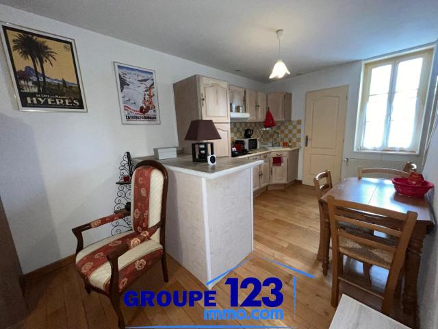 Duplex à vendre à Auxerre Cave, extérieur privatif et statio. 49m² Auxerre