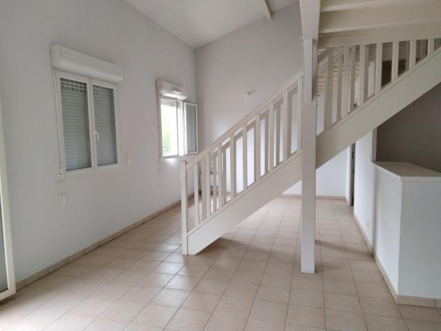 DUPLEX à louer à Eysses