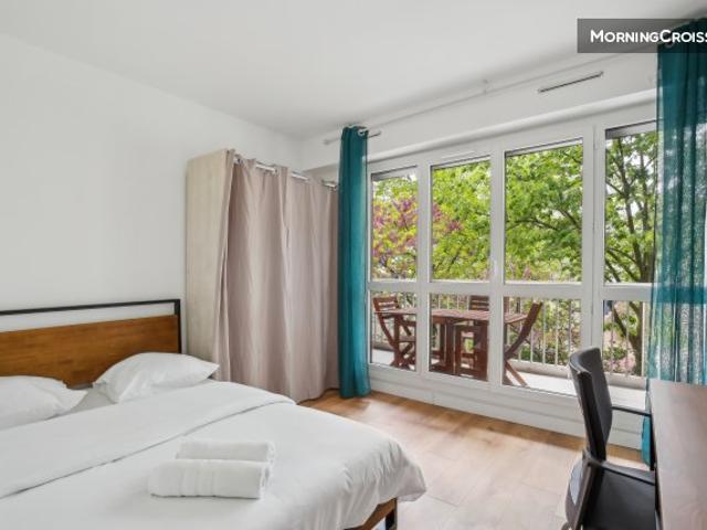 Duplex apart downtown with parking