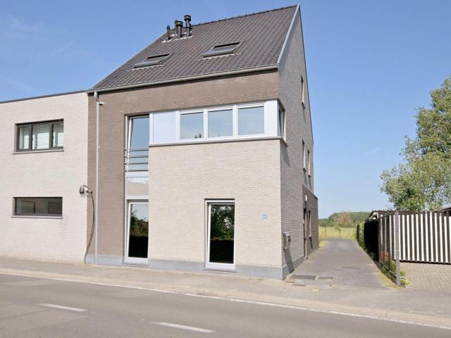 DUPLEX APPARTEMENT MET PRACHTIG VERZICHT