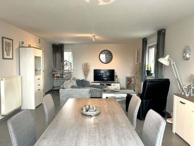 Duplex appartement met 2 slaapkamers, balkon en garage