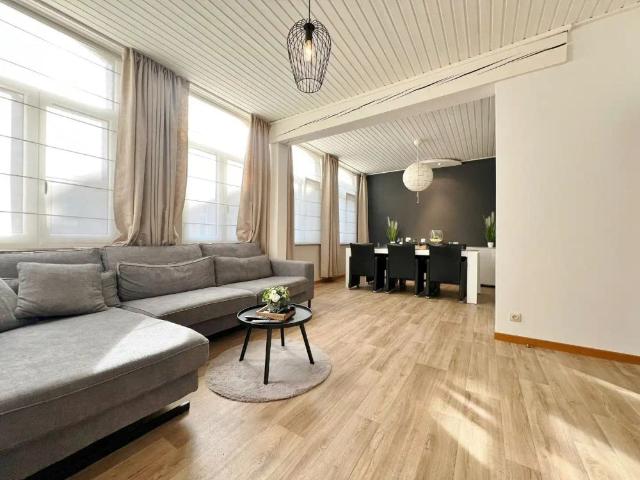 Duplex appartement met 3 slaapkamers en terras op wandelafstand van de markt