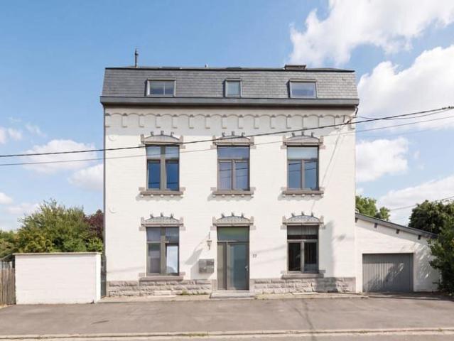 Duplex au calme et entièrement rénové au coeur de Lesve