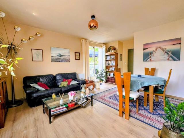 DUPLEX AVEC 2 CHAMBRES + GARAGE + TERRASSE