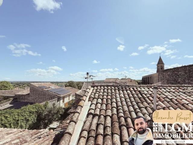 DUPLEX avec terrasse – 64,7 m² – La Calmette secteur place du marché/église