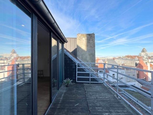 Duplex avec terrasse et clim!