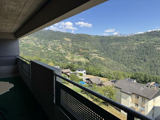 ATTIQUE AVEC BALCON ET GRENIER AMÉNAGEABLE