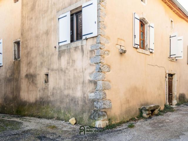 Duplex avec mezzanine, au calme, à proximité d'Uzès