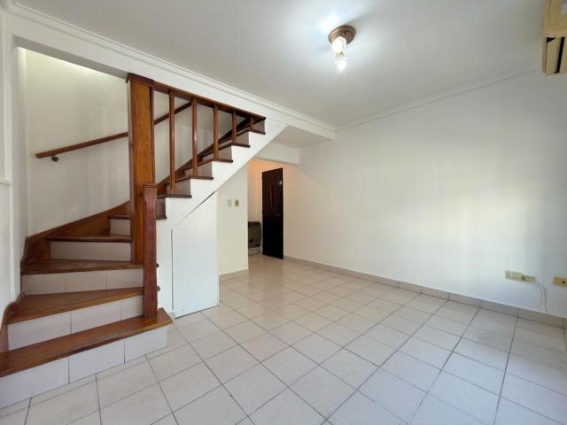 Duplex de 3 ambientes con patio, terraza y garage en Inmomap
