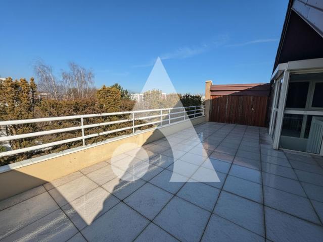 Duplex de 130 m2 5 pièces avec vue sur le Jura, à Ferney Voltaire