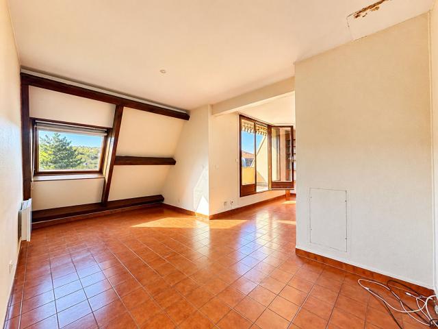 Duplex de 148 m2 avec vue dégagée sur les vignes Balcon. 148m² Beaune