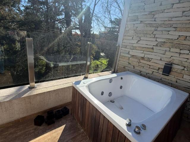Duplex de 2 ambientes con cochera en alquiler Canning complejo Main Park bloque 3