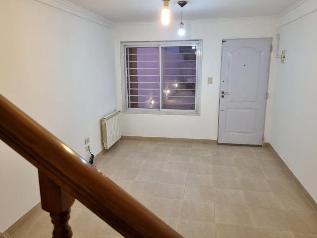 DUPLEX DE 2 DORMITORIOS AREA CENTRO DEL BAJO DE NEUQUEN