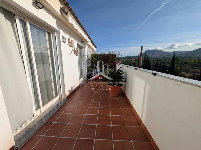 Dúplex de 2 habitaciones con terraza y parking en Sant Joan de Moró