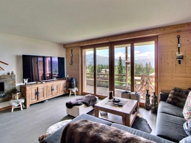 Duplex de 4.5 pièces avec vue exceptionnelle à deux pas du Golf Ballesteros