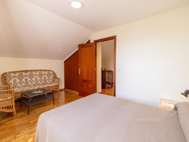 Dúplex de 4 dormitorios, con terraza, a 350m de la playa