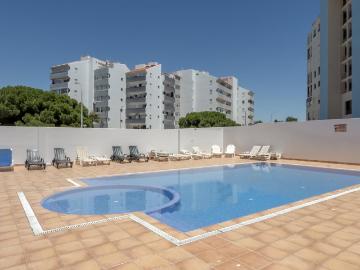 Duplex de 4 quartos com vista para o mar em Quarteira – Conv. 171m² Quarteira