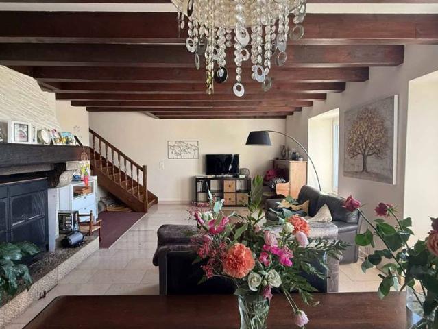Duplex de 5.5 pièces avec jardin privatif au cur de Corcelles près Concise