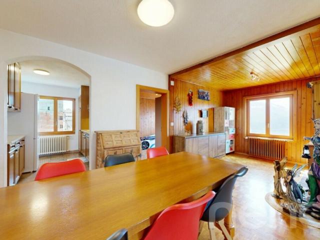 Duplex de 6.5 pièces avec balcon, garages à Savièse