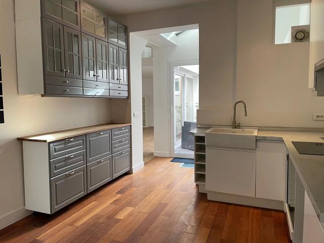 Duplex avec local commercial, Boulevard du Lycée à Vanves 92170
