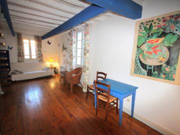 DUPLEX DE CHARME DANS LE QUARTIER HISTORIQUE