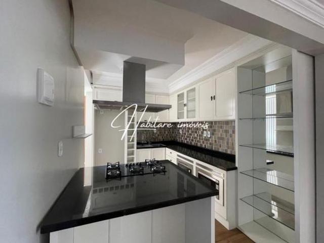 Duplex de Alto Padrão com Cozinha Gourmet, Ilha e Lareira. Sofisticação em Dois Andares!