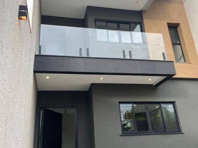 DUPLEX DE LUXO COM PISCINA E 3 QUARTOS