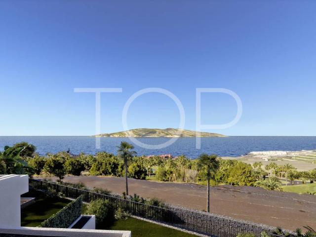 Dúplex de lujo con tres dormitorios y vistas al mar en Abama. 143m² Abama