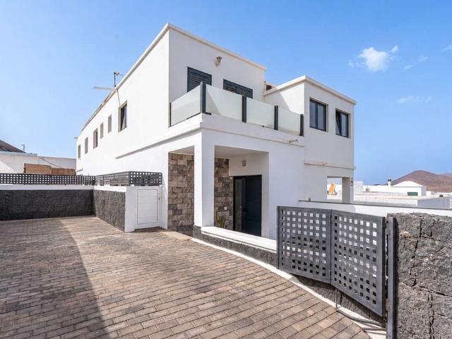 Duplex de lujo de 112 m2 en venta Tahiche, España